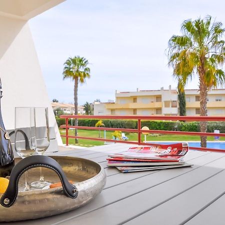 Lovelystay - 2Br Modern, Pool Access, Close To Marina & Beach Куартейра Екстер'єр фото