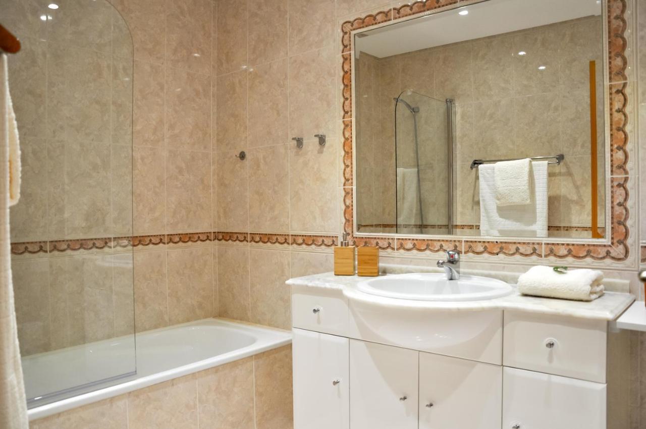 Lovelystay - 2Br Modern, Pool Access, Close To Marina & Beach Куартейра Екстер'єр фото