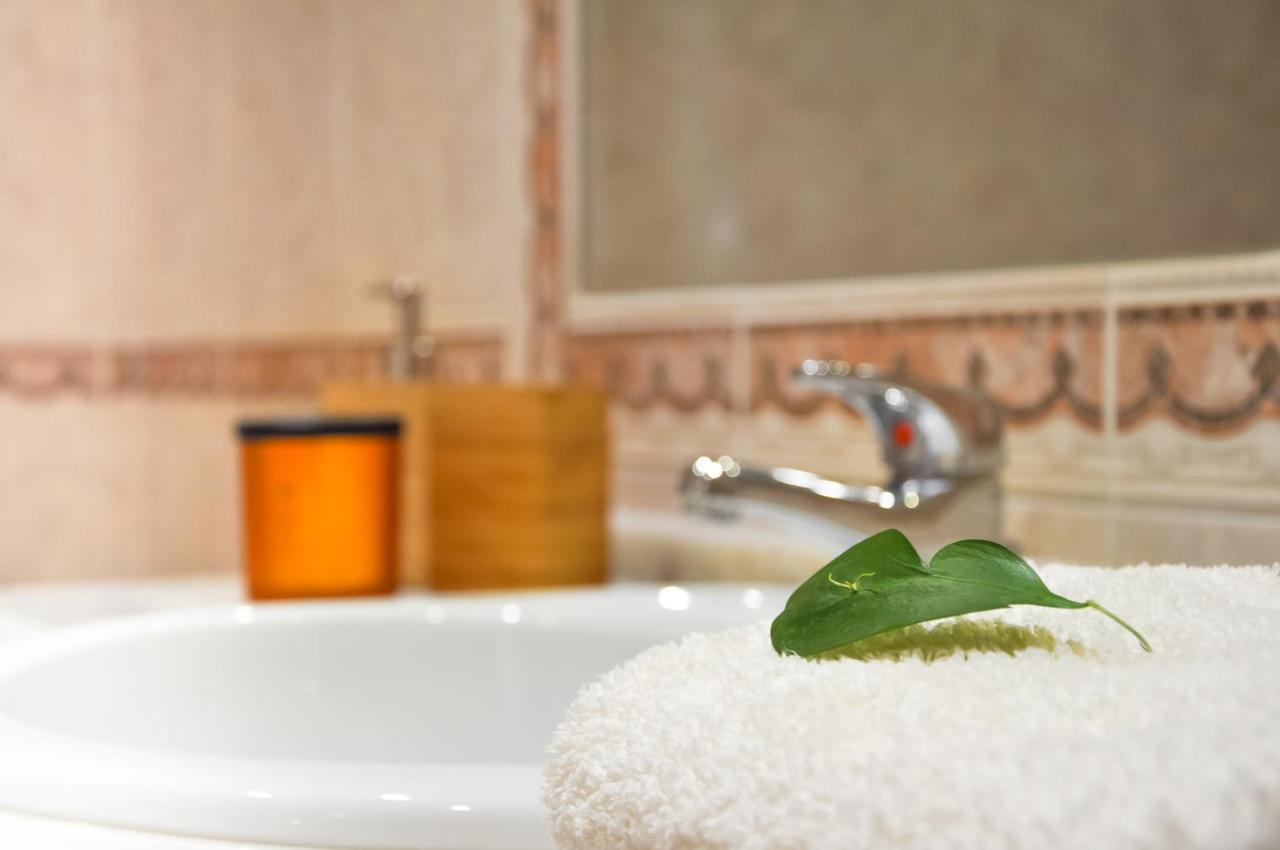 Lovelystay - 2Br Modern, Pool Access, Close To Marina & Beach Куартейра Екстер'єр фото